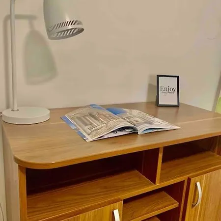 Apartment With 2 Bedrooms And Balcony, Near Center Split